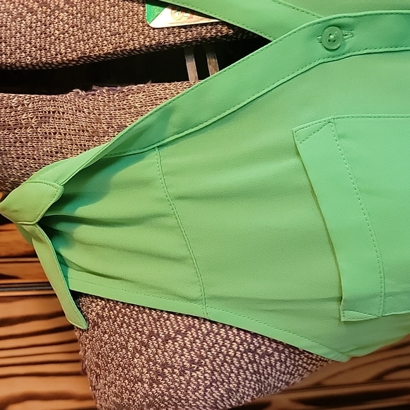 Express Tank Top - Picture 3 of 3